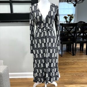 Boden Dress Wrap Stretchy Stretch Fabric Office Casual Gray Arrow Size 4